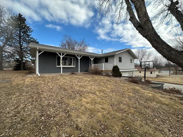 $259,900 | 101 East Virginia Street, Luverne, MN 56156