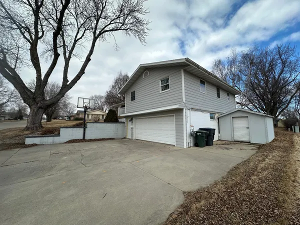 $259,900 | 101 East Virginia Street, Luverne, MN 56156
