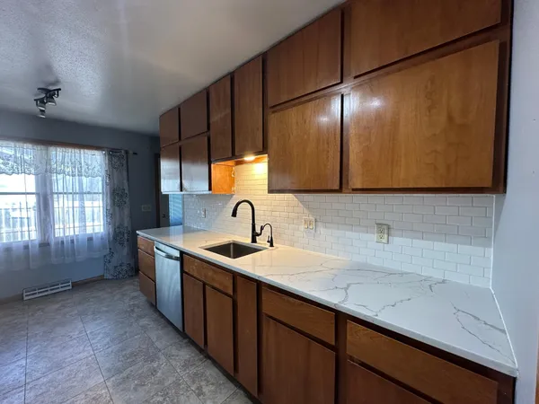 $259,900 | 101 East Virginia Street, Luverne, MN 56156