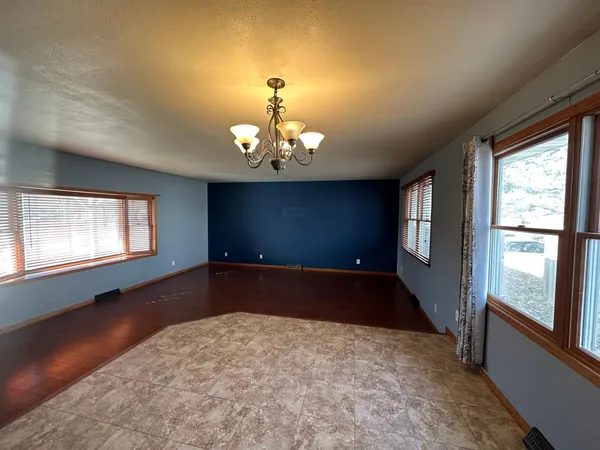 $259,900 | 101 East Virginia Street, Luverne, MN 56156