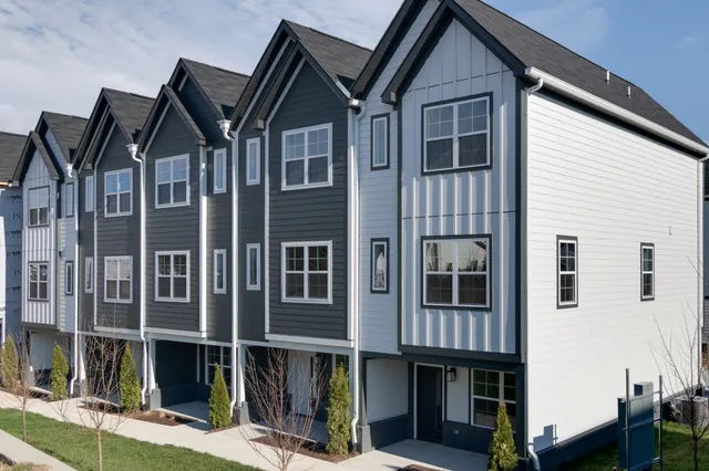 $311,700 | 700 North Dupont Avenue, Unit 114, Madison, TN 37115