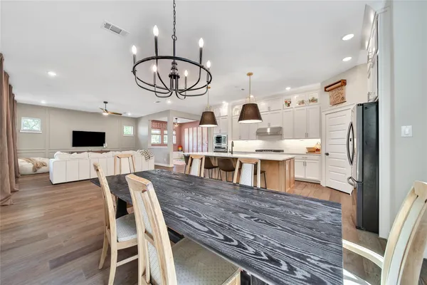 $519,900 | 325 Bromley Square Drive, Montgomery, TX 77316