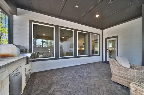$519,900 | 325 Bromley Square Drive, Montgomery, TX 77316