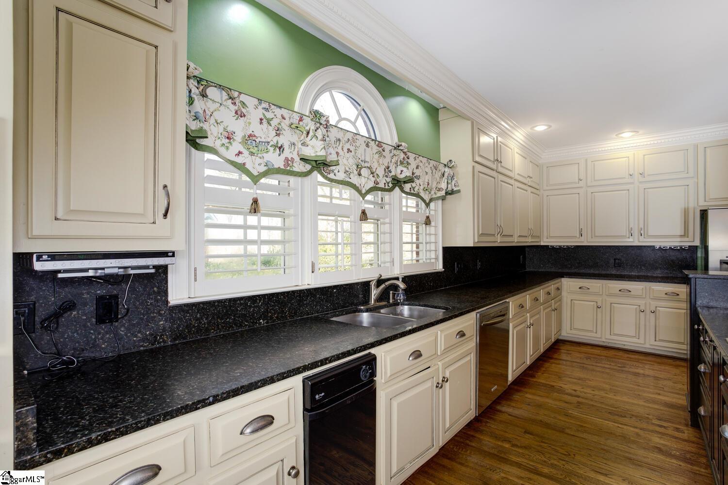 20 Collins Ridge Drive Greenville, SC 29607 - Photo 13 of 36