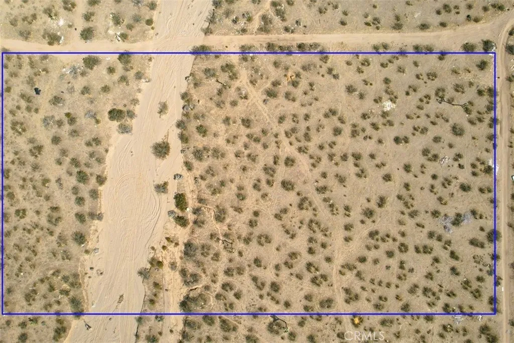 8 Maricopa Road Victorville, CA 92392 - Photo 11 of 14 a view of a small bathroom