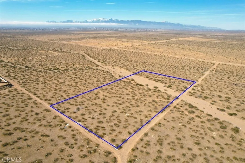 8 Maricopa Road Victorville, CA 92392 - Photo 9 of 14 a view of an ocean