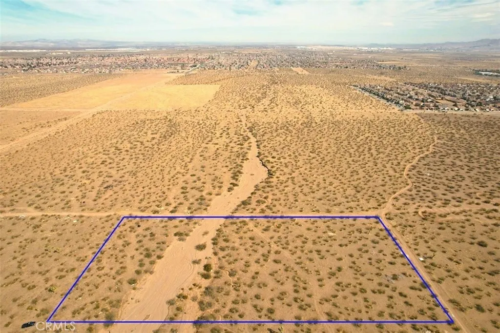 8 Maricopa Road Victorville, CA 92392 - Photo 10 of 14 a view of an ocean