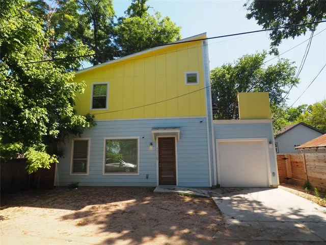 $3,200 | 1710 Garden Street, Unit B, Austin, TX 78702