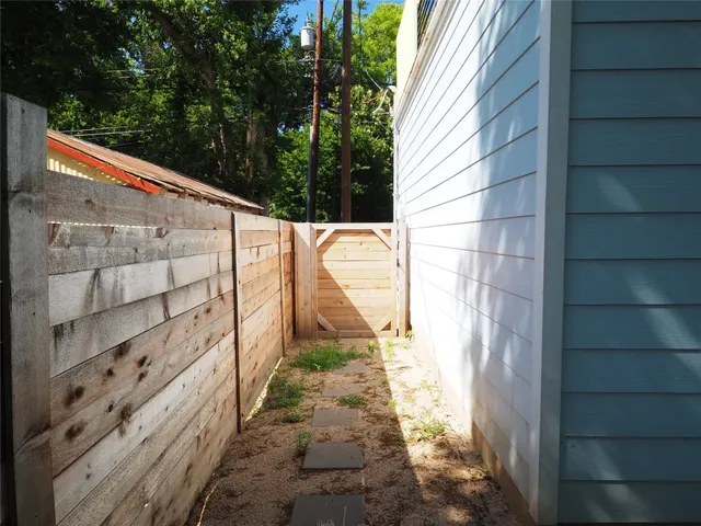 $3,200 | 1710 Garden Street, Unit B, Austin, TX 78702