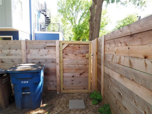 $3,200 | 1710 Garden Street, Unit B, Austin, TX 78702