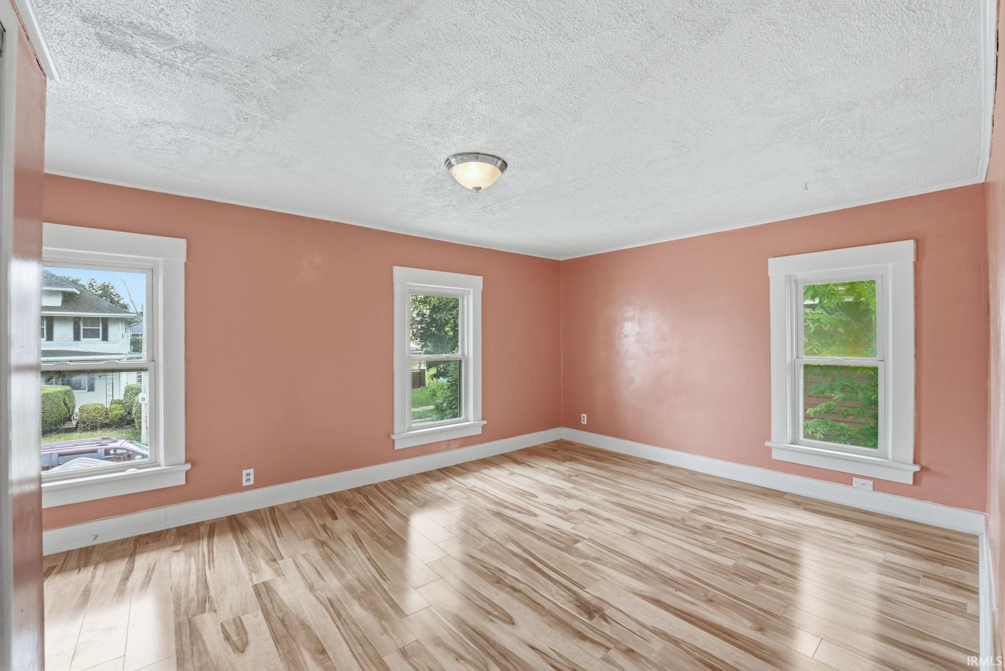 2908 Winter Street Fort Wayne, IN 46806 - Photo 5 of 35