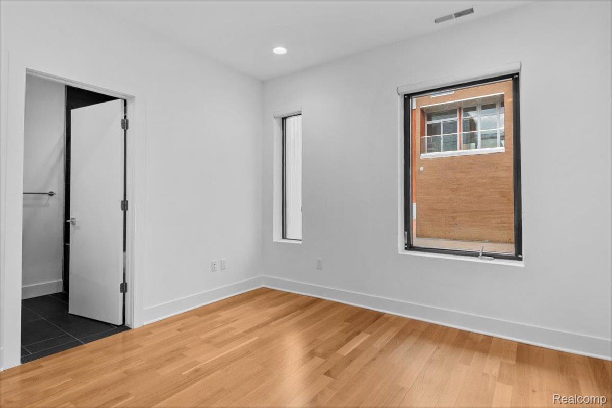 2640 John R Street Detroit, MI 48201 - Photo 12 of 28 17-2640 John R St-17.jpg