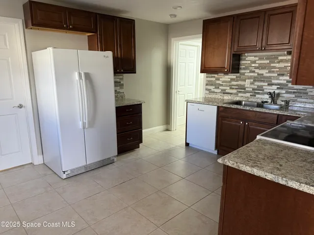 $1,800 | 4303 Yorkshire Drive, Melbourne, FL 32935