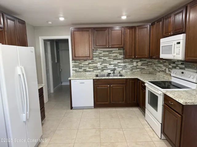 $1,800 | 4303 Yorkshire Drive, Melbourne, FL 32935