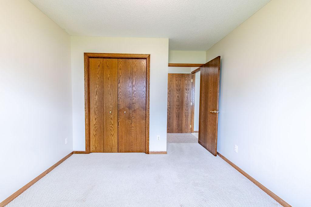710 South 10th Street Bird Island, MN 55310 - Photo 17 of 31