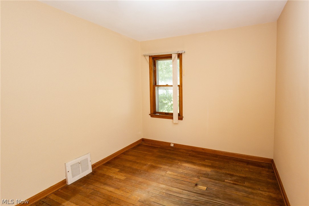 29933 Enid Road Wickliffe, OH 44092 - Photo 10 of 16 Gallery Image 10