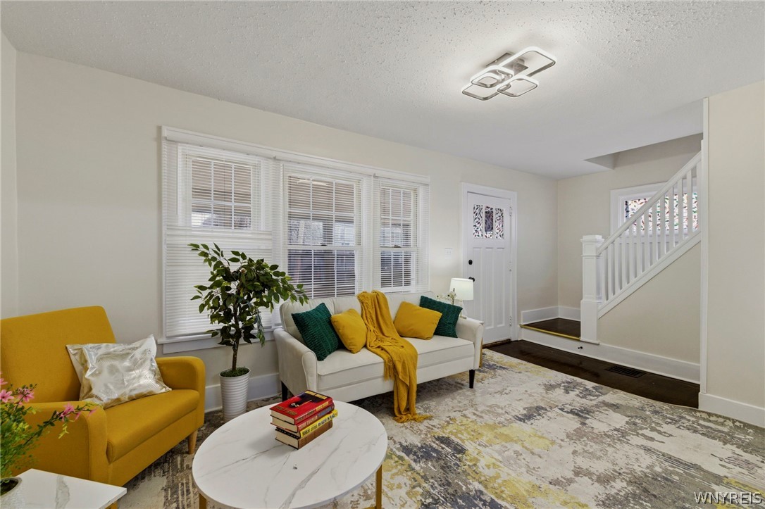 102 Rosedale Street Buffalo, NY 14207 - Photo 8 of 36