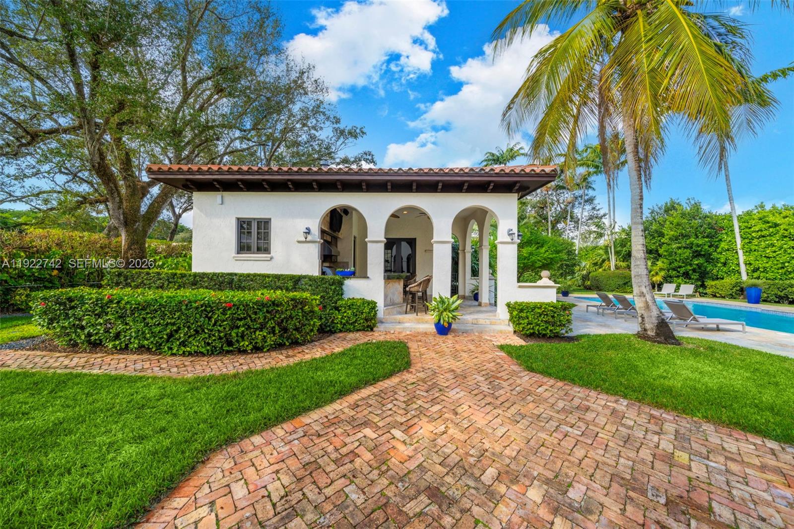 8800 Southwest 57th Avenue Pinecrest, FL 33156 - Photo 39 of 52