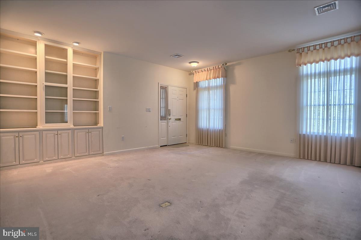 4635 Deer Path Road Harrisburg, PA 17110 - Photo 7 of 27 Gallery Image 7