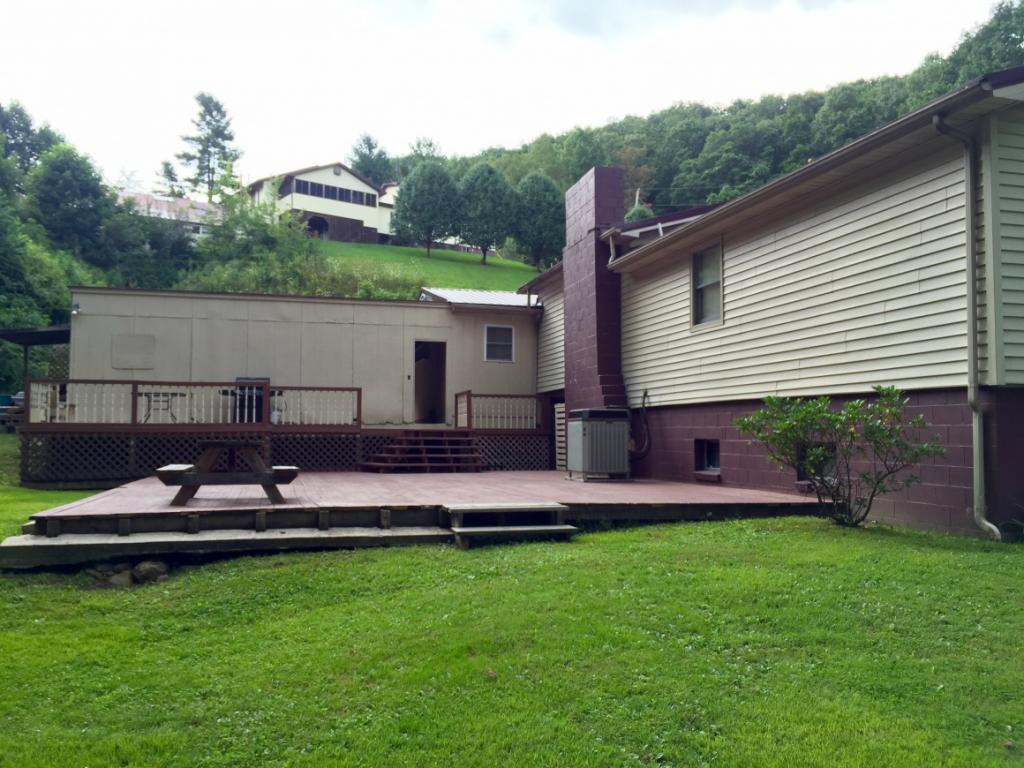 7213 Rocky Fork Road Wise, VA 24293 - Photo 26 of 36 Large back patiodeck