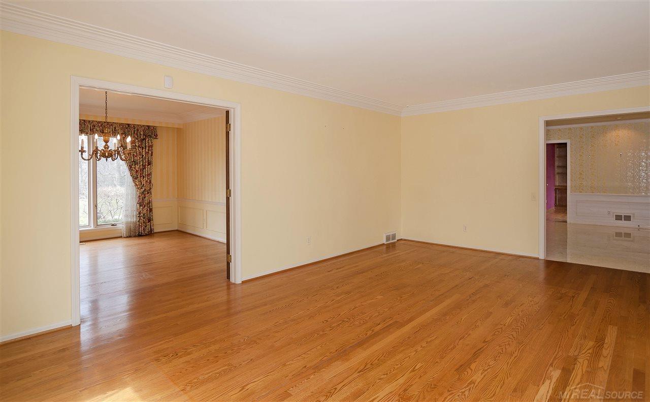 87 Belle Meade Road Grosse Pointe, MI 48236 - Photo 8 of 68 31345766-7.JPG