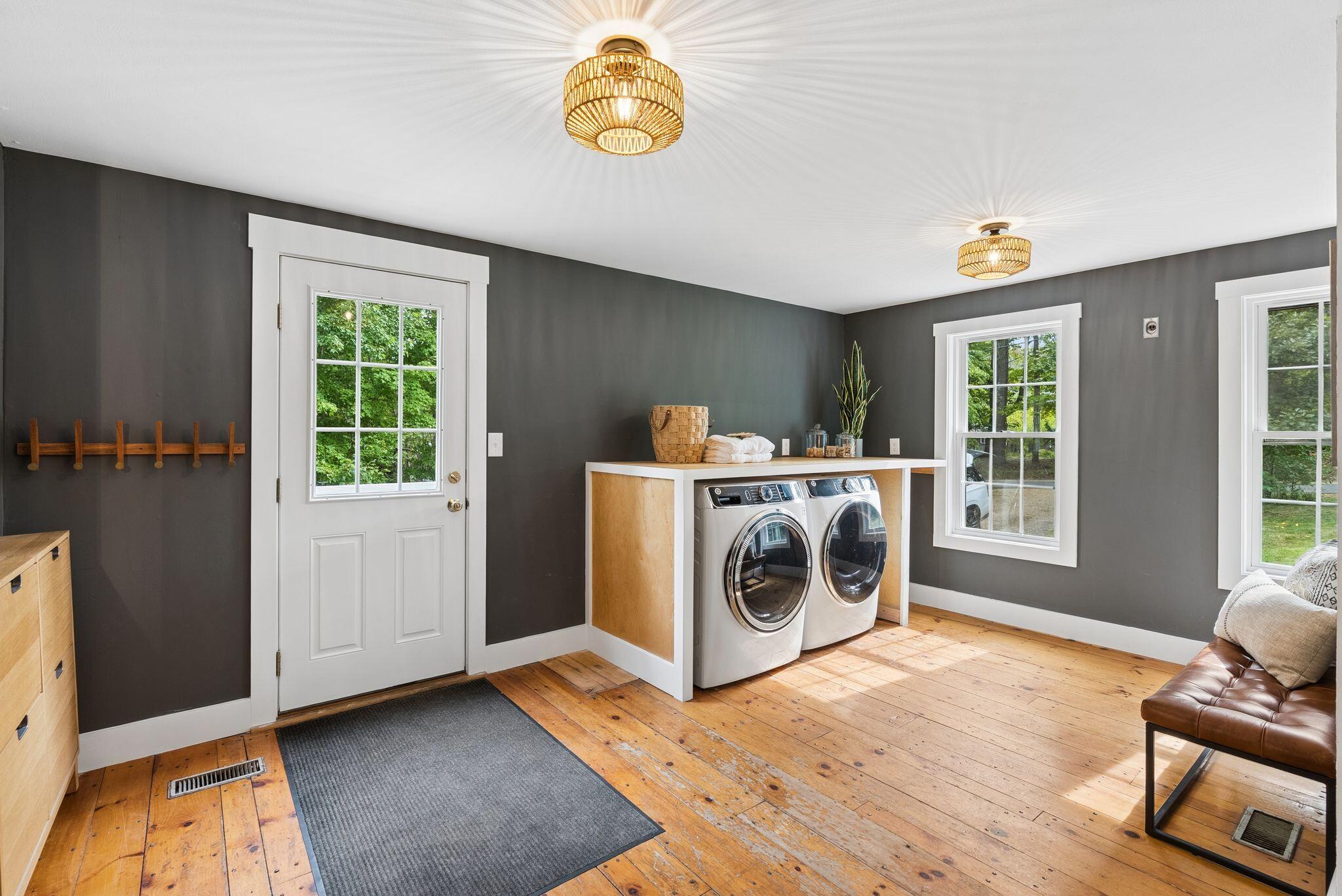 35 Brave Boat Harbor Road York, ME 03909 - Photo 15 of 43 Mudroom + Laundry
