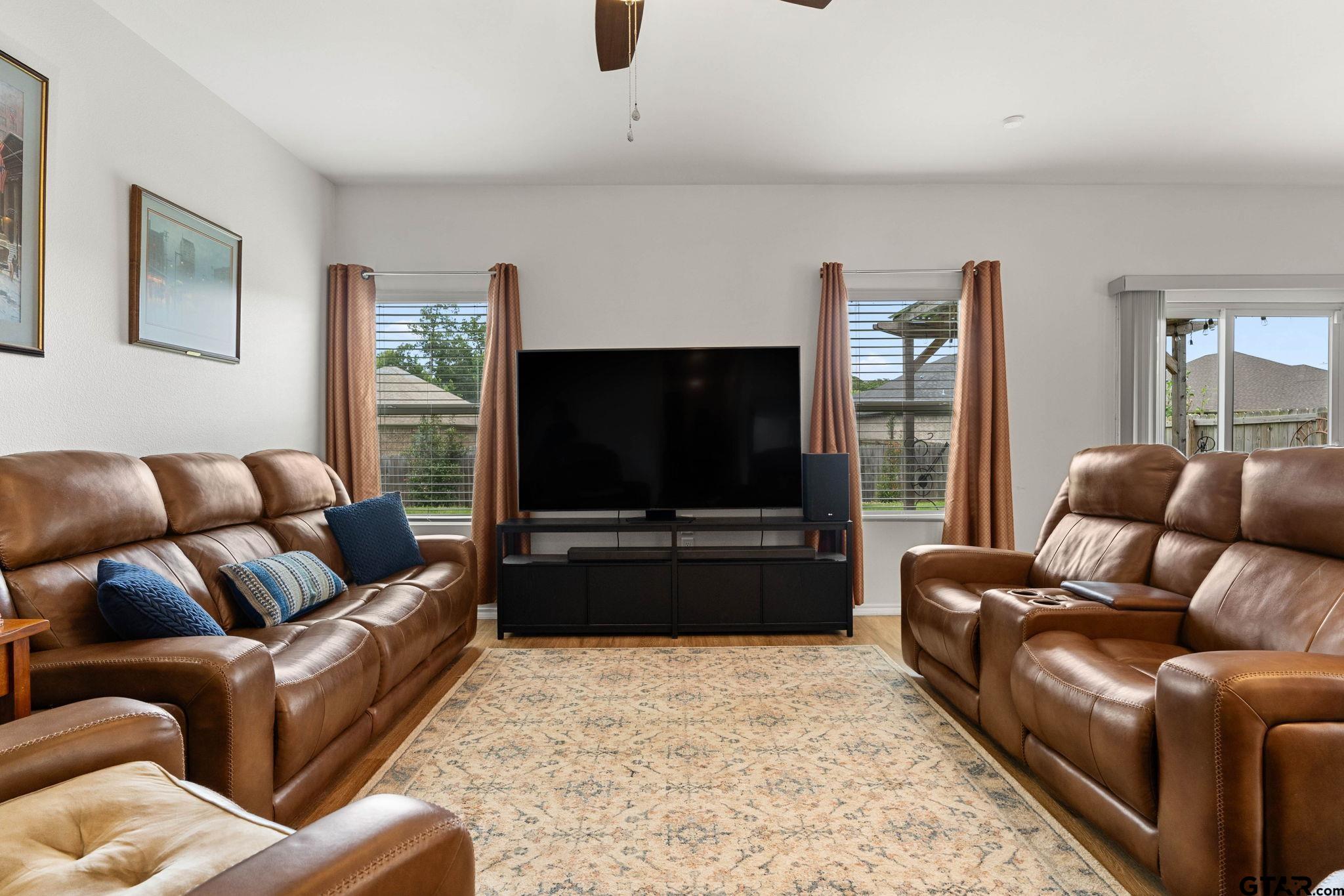 404 Caprock Drive Longview, TX 75605 - Photo 4 of 22