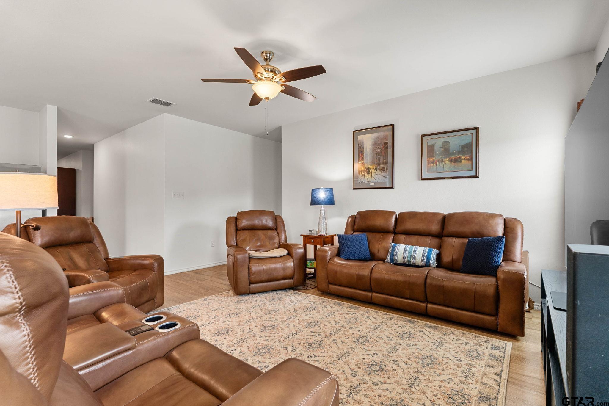 404 Caprock Drive Longview, TX 75605 - Photo 5 of 22