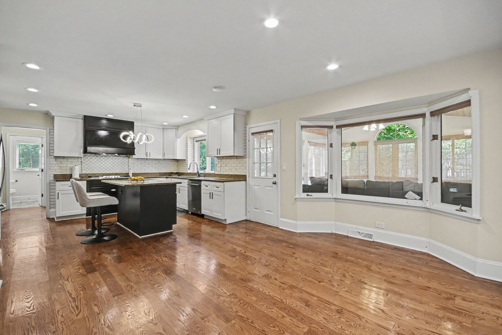 615 East Bailey Road Naperville, IL 60565 - Photo 7 of 32