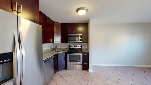 $1,300 | 6341 West Belmont Avenue, Unit 2R, Chicago, IL 60634