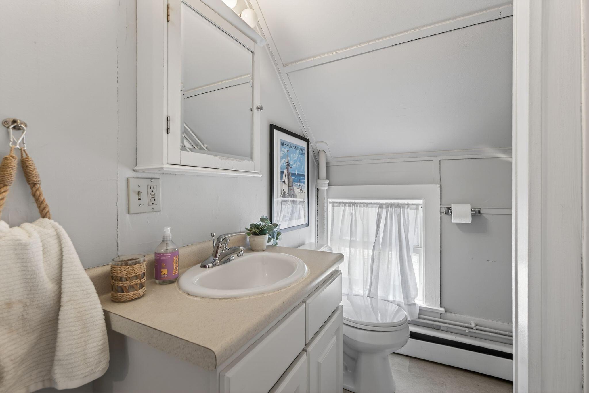 93 Main Street, Unit A Kennebunk, ME 04043 - Photo 20 of 23 93 A Main Street