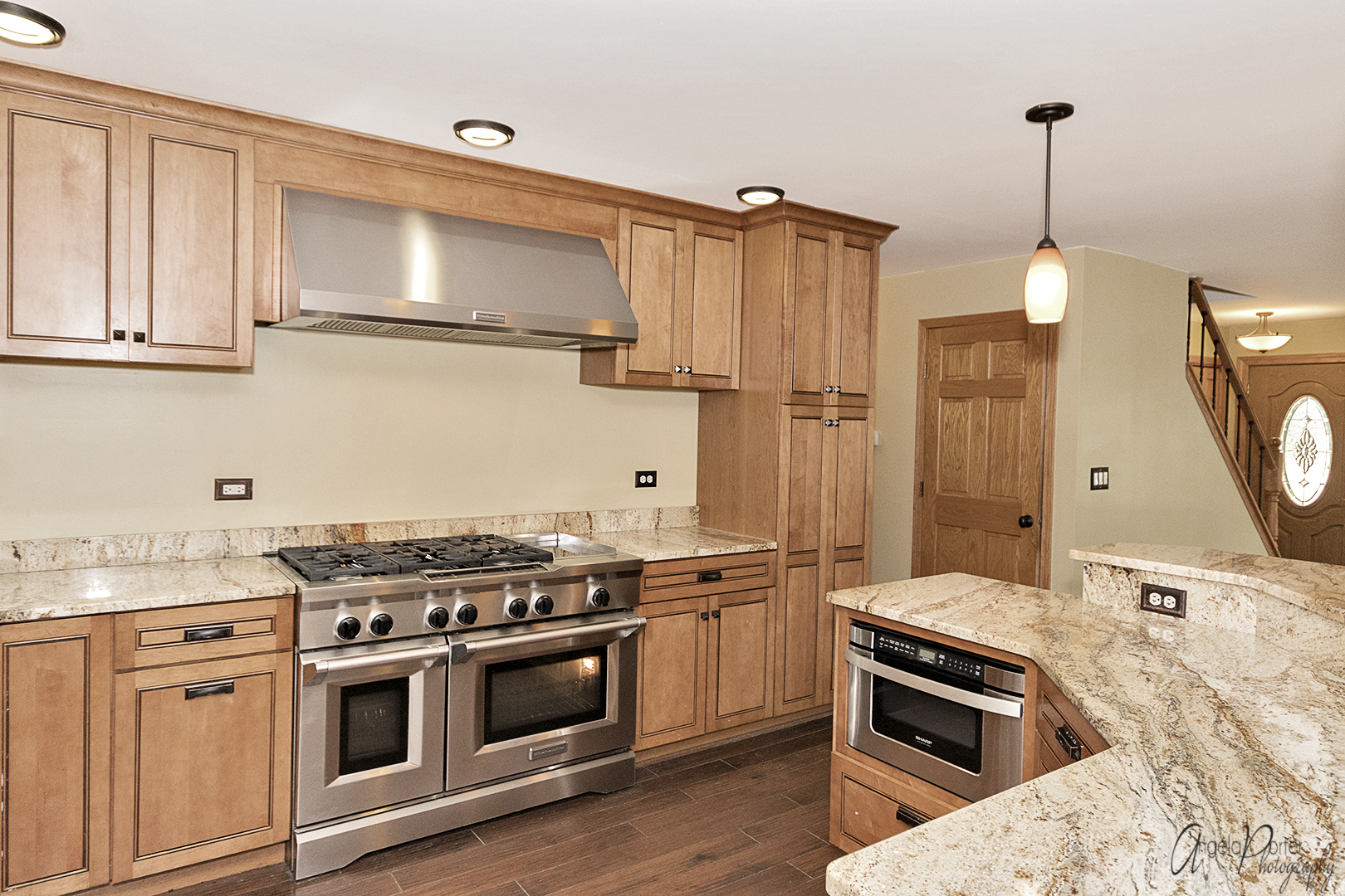 39240 North Winchester Road Wadsworth, IL 60083 - Photo 5 of 28 a kitchen with a stove and a sink