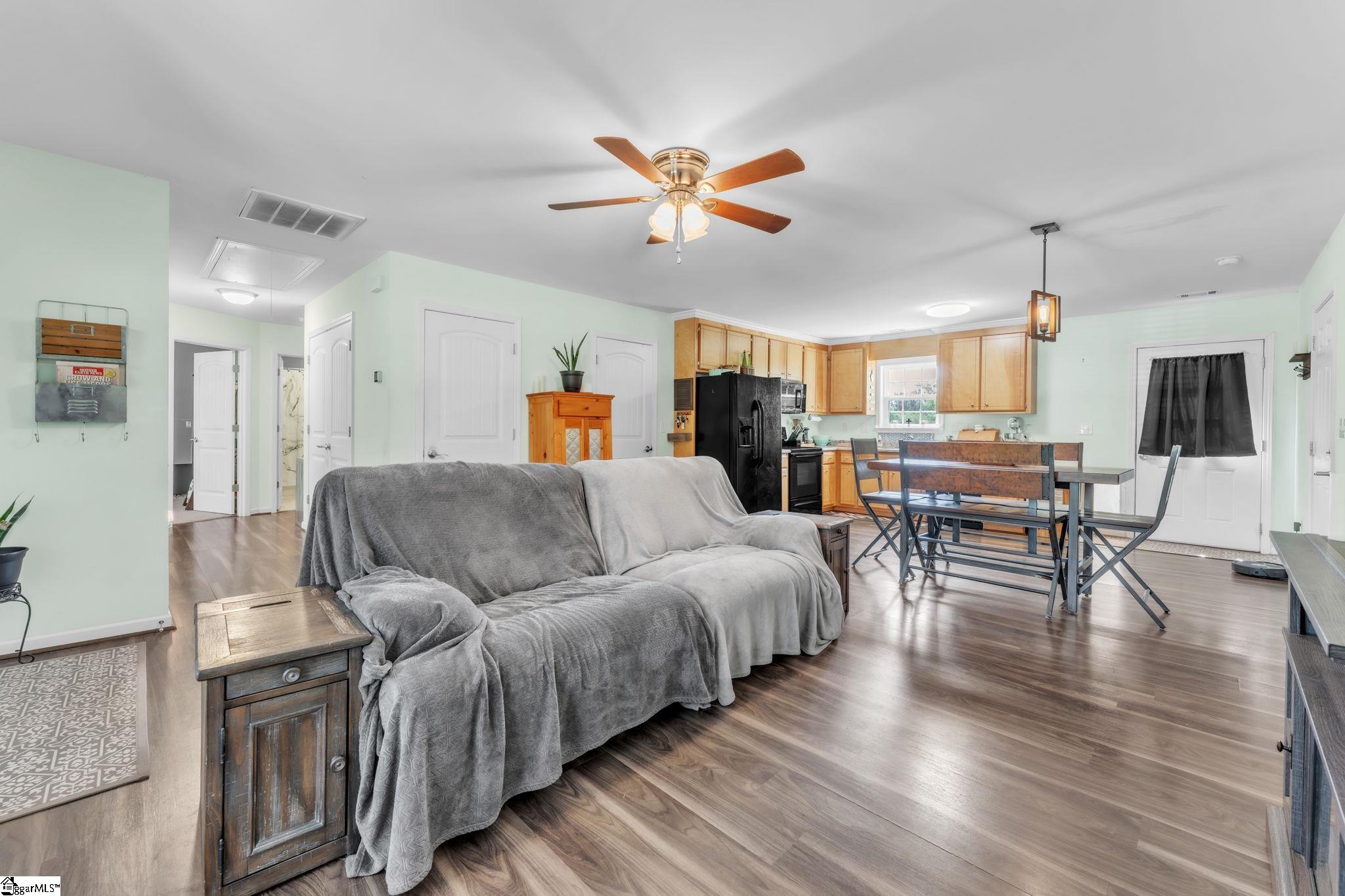 206 Destiny Drive Gray Court, SC 29645 - Photo 6 of 25