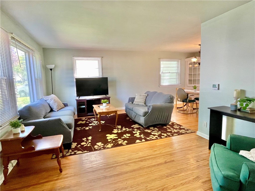137 Edgemont Road Rochester, NY 14620 - Photo 2 of 14
