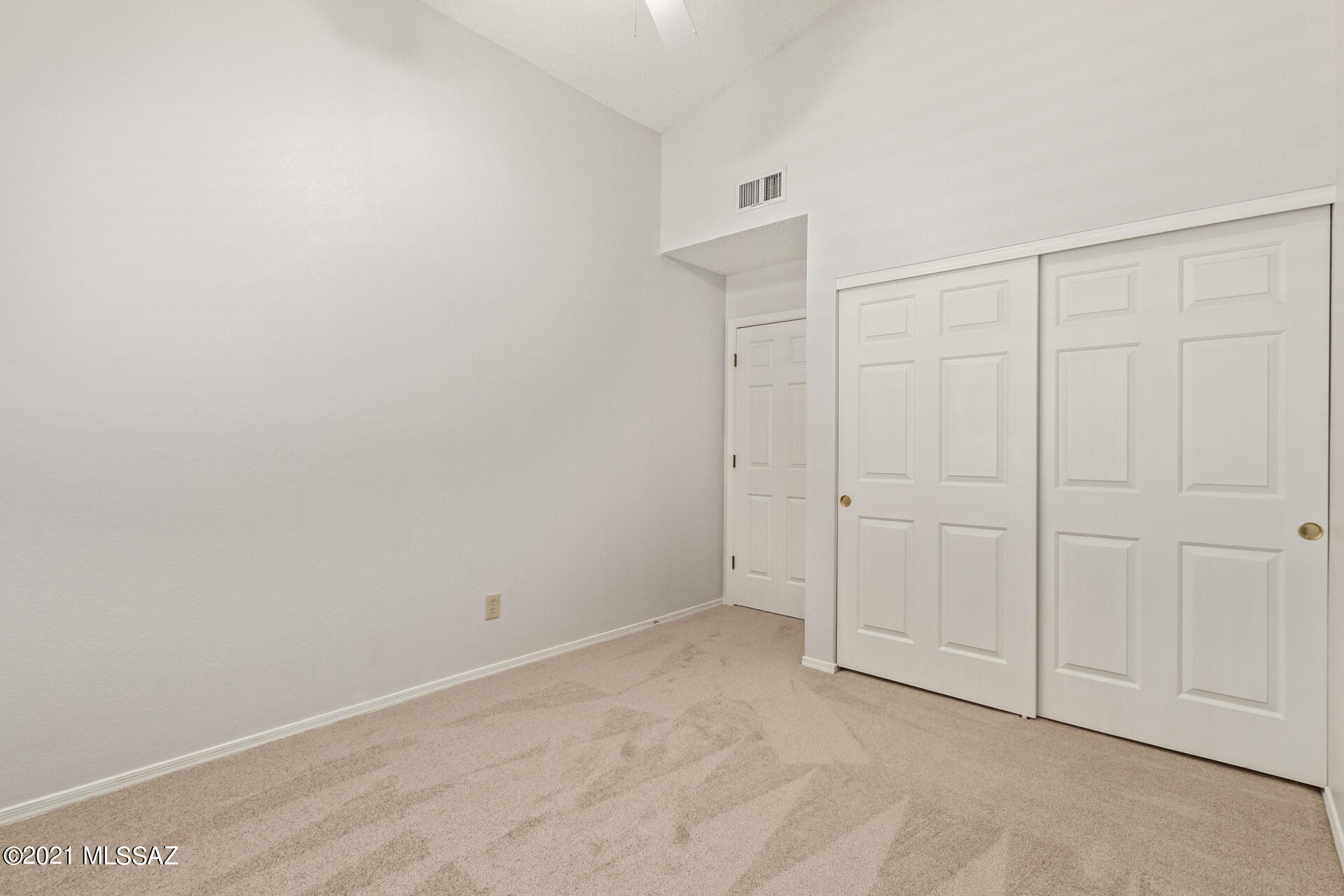 3034 West Sky Ranch Trail Tucson, AZ 85742 - Photo 20 of 27 a view of an empty room