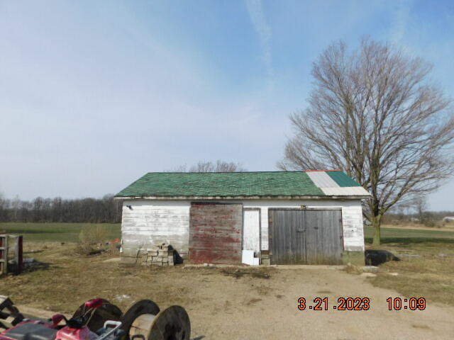 8111 Genesee Road Allen, MI 49227 - Photo 3 of 12 DSCN8873