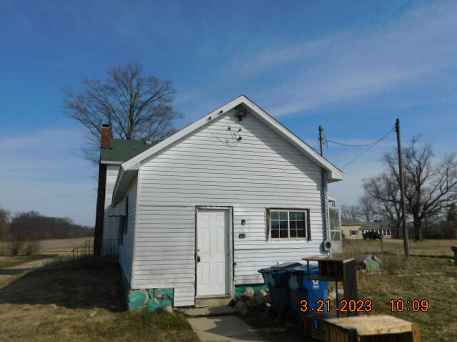 8111 Genesee Road Allen, MI 49227 - Photo 4 of 12 DSCN8874