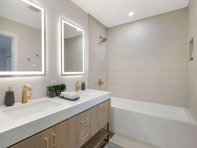 a view of a tennis court