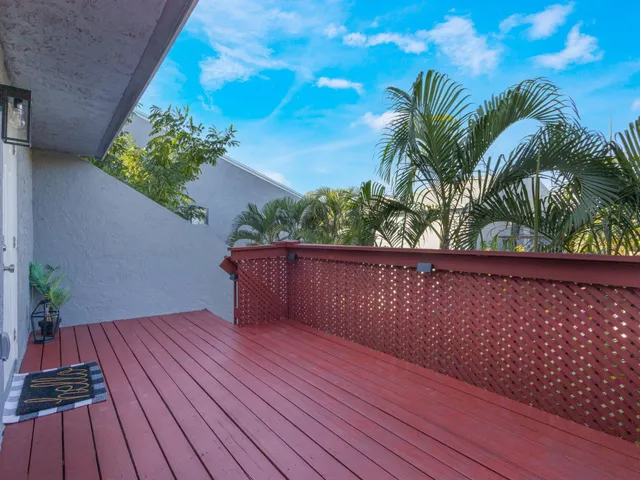 $280,000 | 7 Crossings Circle, Unit H, Boynton Beach, FL 33435