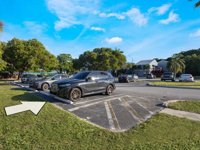 $280,000 | 7 Crossings Circle, Unit H, Boynton Beach, FL 33435