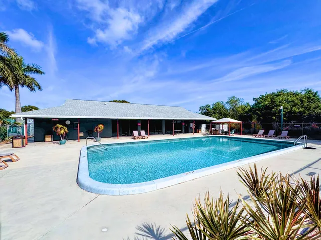 $280,000 | 7 Crossings Circle, Unit H, Boynton Beach, FL 33435