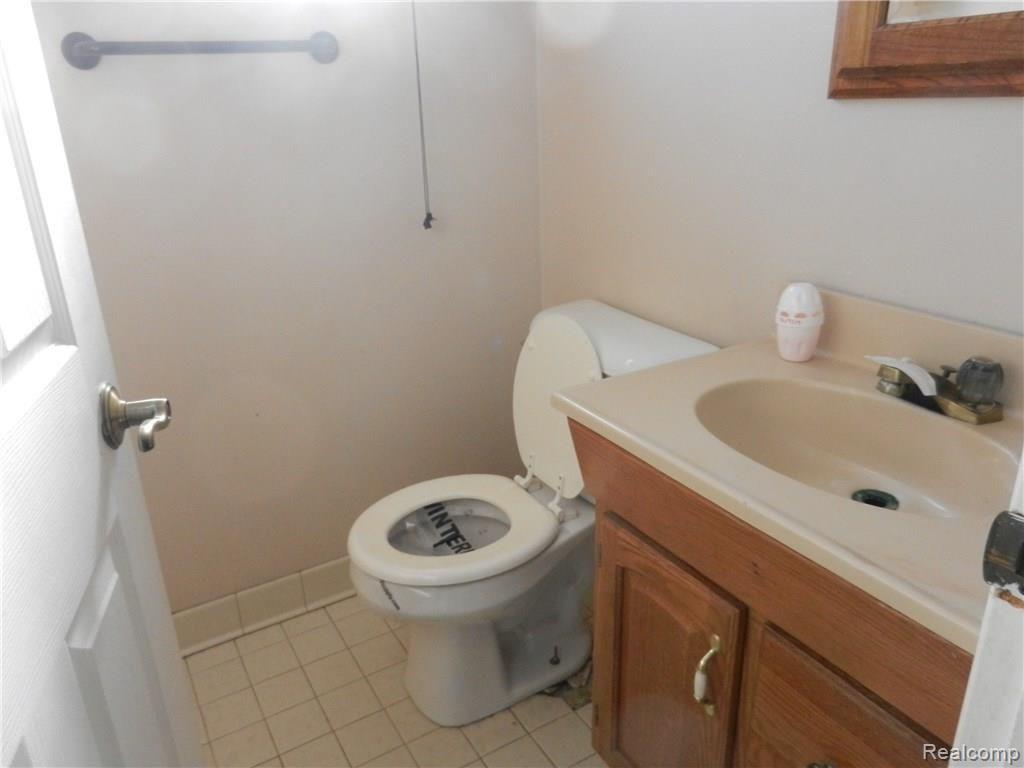 35523 Kelly Road Clinton Township, MI 48035 - Photo 9 of 10