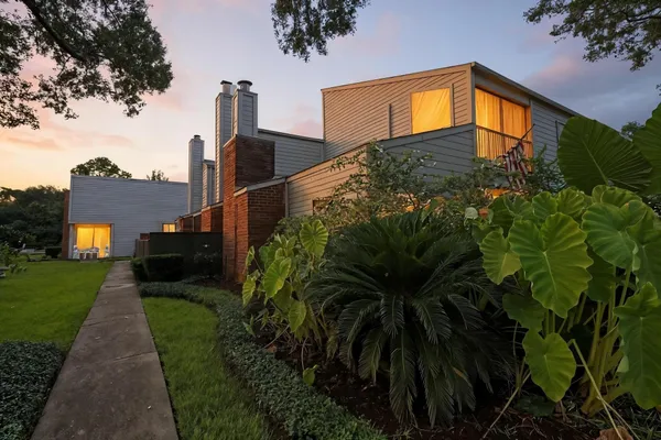 $2,200 | 1532 Prairie Grove Drive, Houston, TX 77077