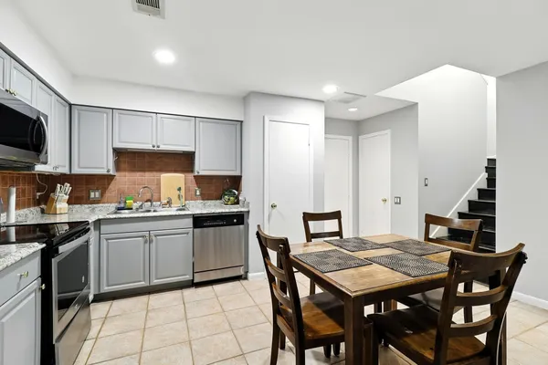 $2,200 | 1532 Prairie Grove Drive, Houston, TX 77077