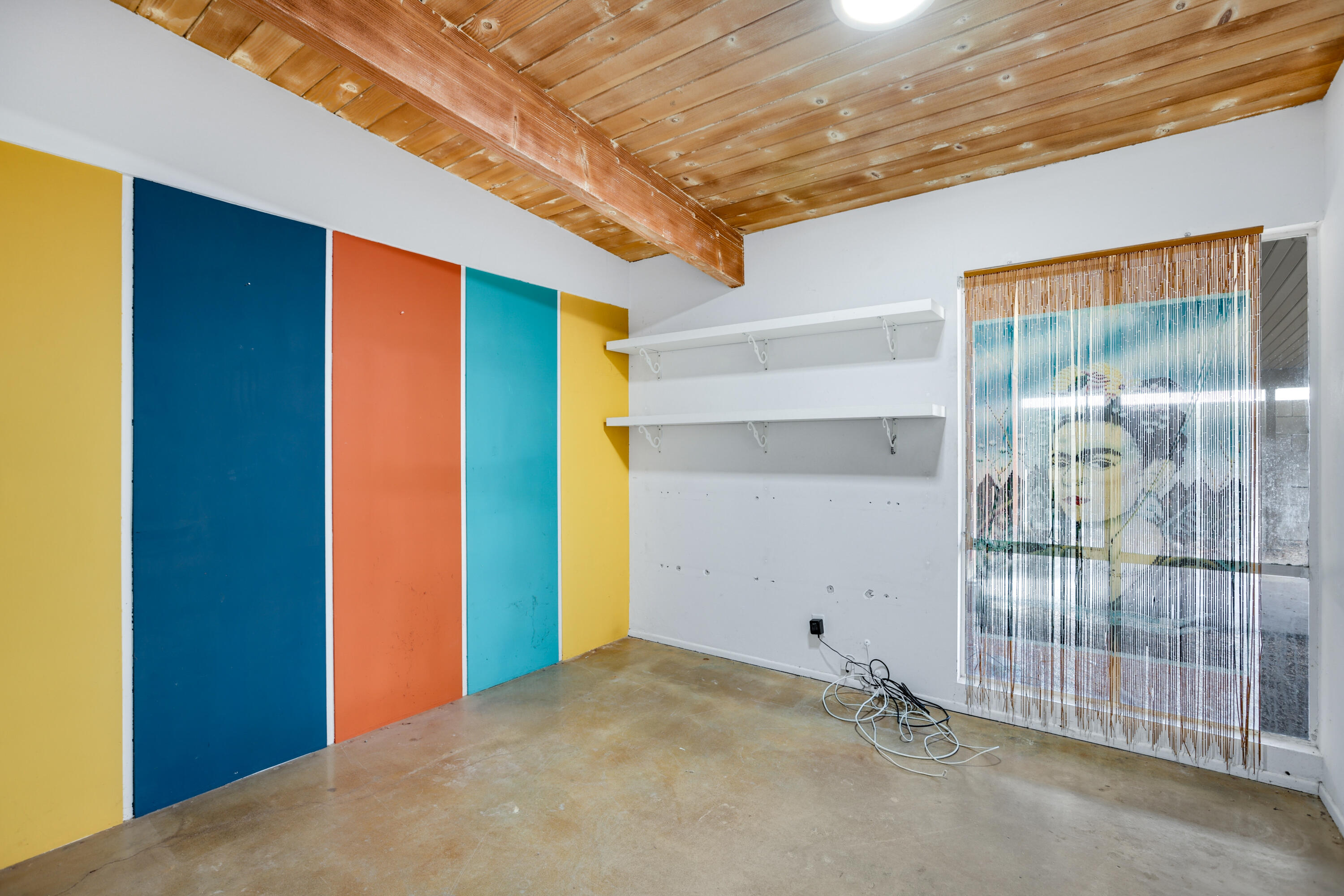 2839 North Davis Way Palm Springs, CA 92262 - Photo 15 of 29 a view of an empty room