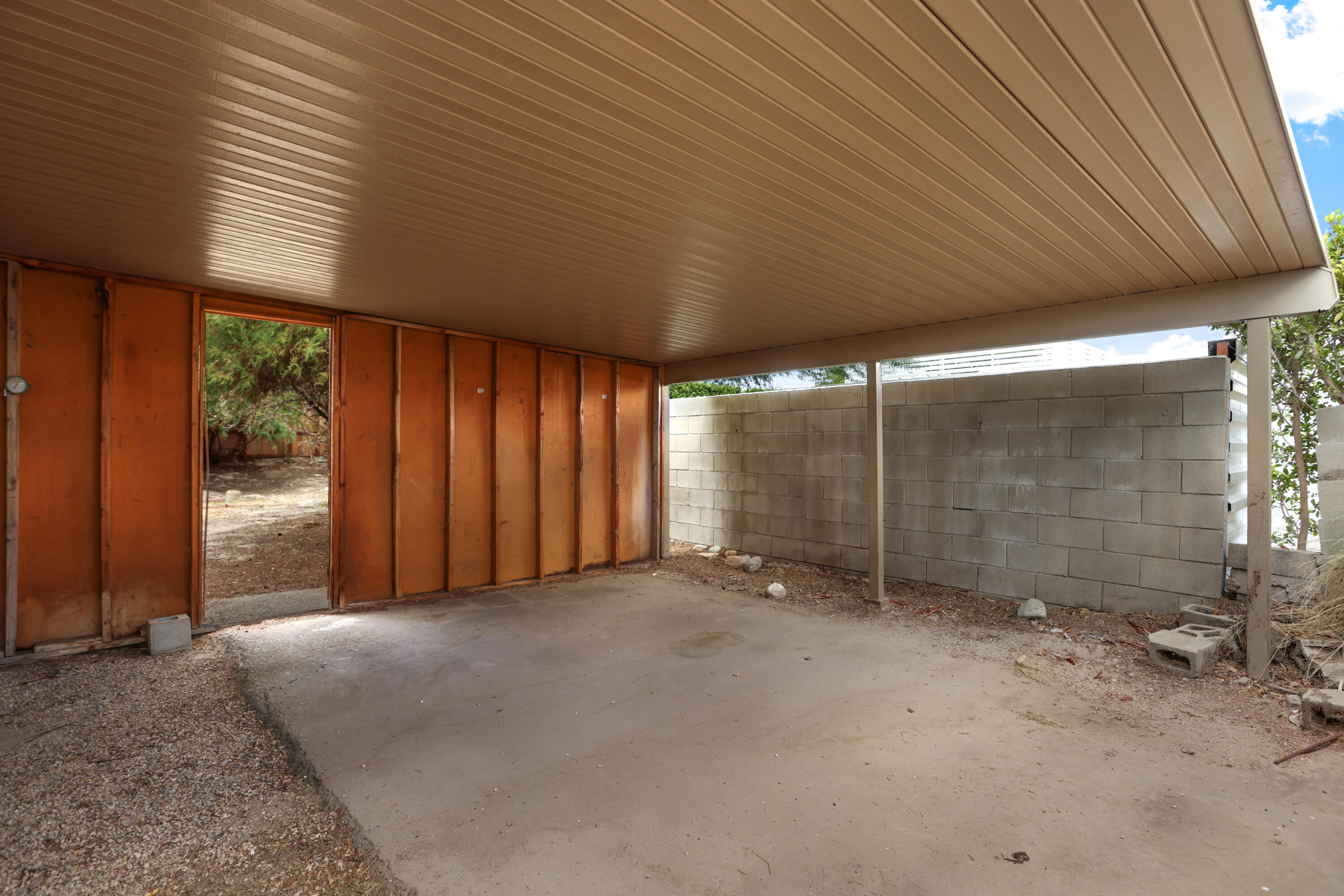 2839 North Davis Way Palm Springs, CA 92262 - Photo 8 of 29 a view of an empty room with windows