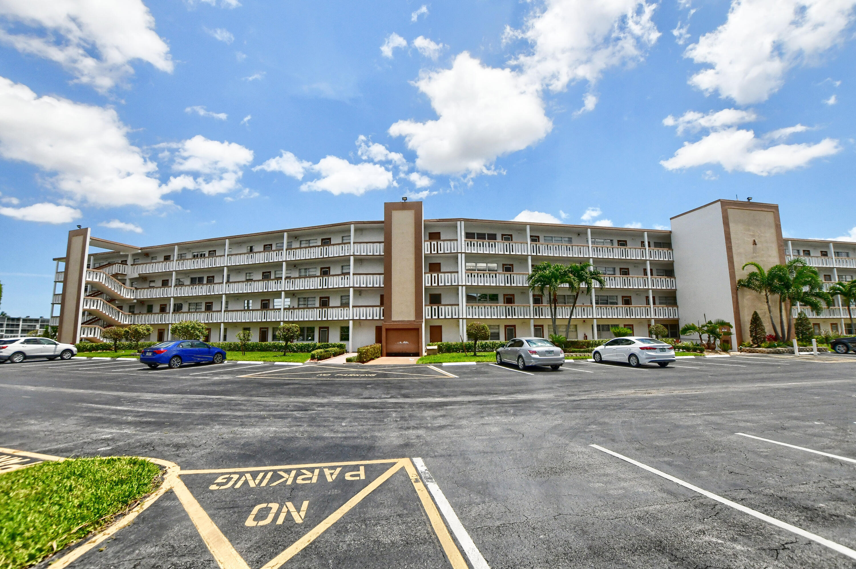 4010 Cornwall East Boca Raton, FL 33434 - Photo 1 of 50 01_ebf_1750-hdr(5)