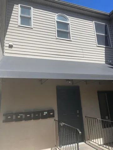 $2,300 | Undisclosed Address, Royal Oak, MI 48067