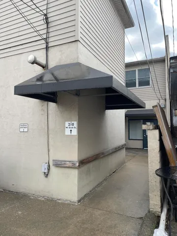 $2,300 | Undisclosed Address, Royal Oak, MI 48067