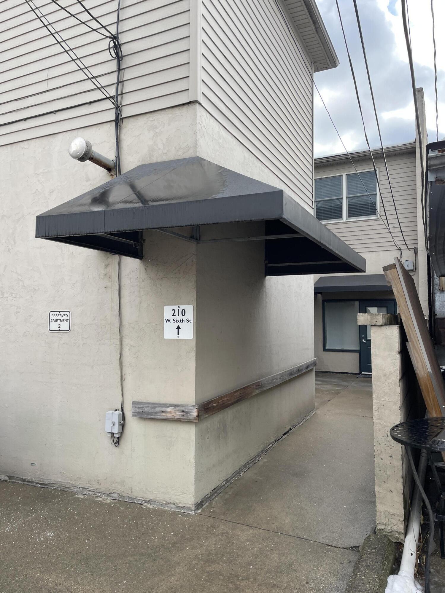 Undisclosed Address Royal Oak, MI 48067 - Photo 2 of 16 IMG_4708